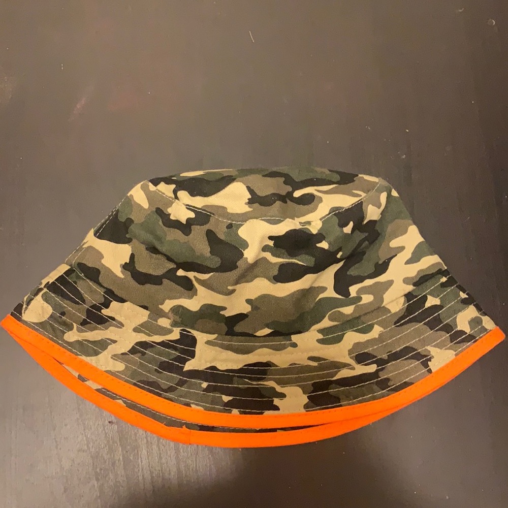 Bucket hat